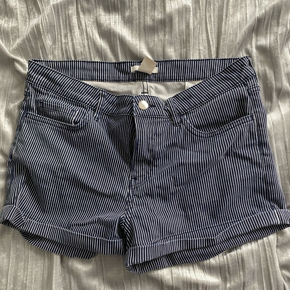 H&M blue and white striped shorts